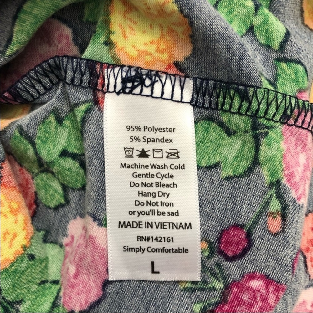 ✨Cute Summer Outfits. Top Lg, Shorts size 8 - Picture 15 of 16